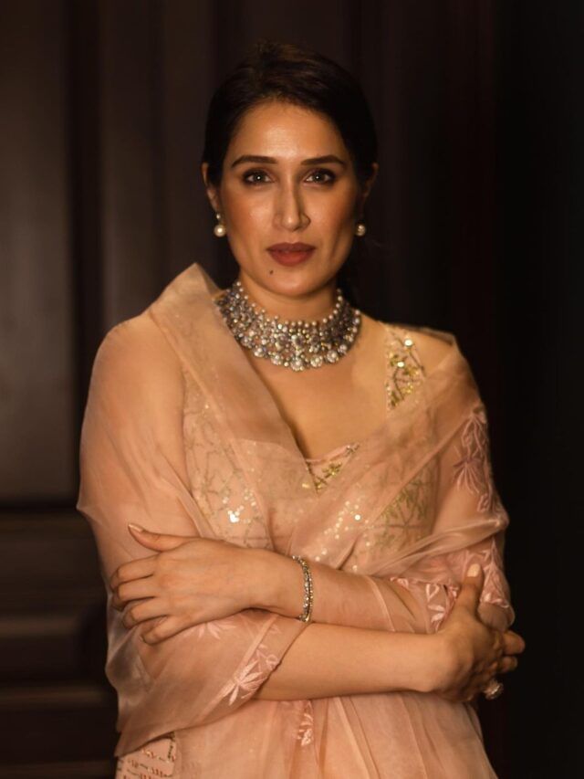 Sagarika Ghatge : सागरिका घाटगेचा साडी लूक; चाहत्यांकडून कौतुकाचा वर्षाव Sagarika Ghatge : सागरिका घाटगेचा साडी लूक; चाहत्यांकडून कौतुकाचा वर्षाव