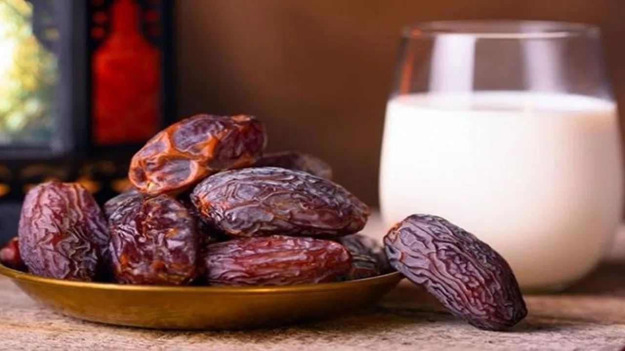 Health : फक्त 1 ग्लास दूध आणि 2 खजूर, महिलांसाठी अमृतासारखा कारण या आजारांपासून सुटका Health : फक्त 1 ग्लास दूध आणि 2 खजूर, महिलांसाठी अमृतासारखा कारण या आजारांपासून सुटका