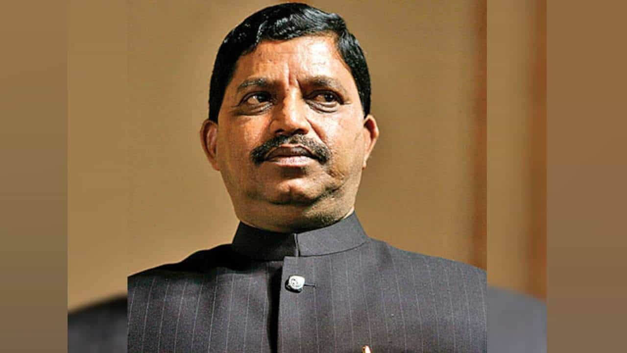 मुख्यमंत्री शिंदे यांच्यासंबंधित प्रकरणात दत्ता दळवी यांना जामीन मंजूर, का झाली होती अटक?