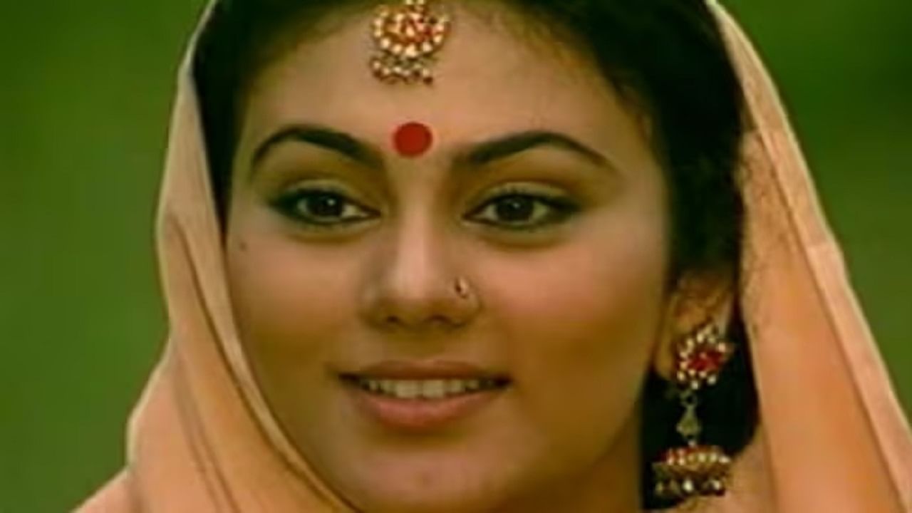 ‘रामायण’ फेम दीपिका चिखलिया यांनी 'सुन मेरी लैला', 'रुपये दस करोड' यांसारख्या अनेक कन्नड, मल्याळम, तामिळ आणि बंगाली सिनेमांमध्ये महत्त्वाची भूमिका बजावत चाहत्यांचं मनोरंजन केलं. 