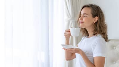 तुम्हीदेखील चुकीच्या वेळी चहा पीत नाही ना ? जाणून घ्या योग्य वेळ, नाहीतर..