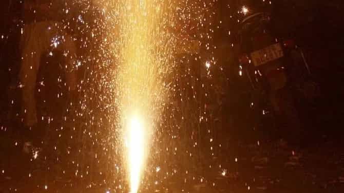 बंदुकीने फटाका फोडण्याची हौस जीवावरच बेतली, नको त्या जागी बसला फटाका आणि...