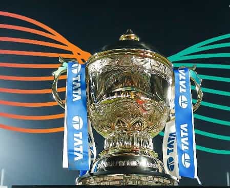 यंदाच्या आयपीएलमध्ये मोठे फेरबदल होताना दिसणार आहेत. अनेक संघांनी आपल्या प्रमुख खेळाडूंनाही रिलीज केलं आहे. त्यामुळे लिलावात मजा येणार आहे, यामध्ये कोणत्या संघाची मॅनेजमेंट यशस्वी ठरते हे पाहणं महत्त्वाचं ठरणार आहे.