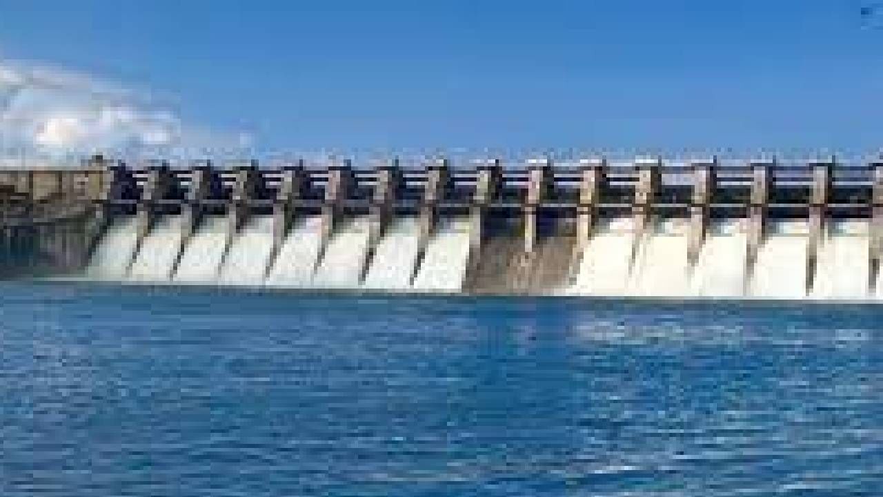 यंदा पाऊस कमी झाल्यामुळे दिवाळीत पाणीप्रश्न पेटणार? दोन जिल्ह्यांत पाण्यावरुन वाद यंदा पाऊस कमी झाल्यामुळे दिवाळीत पाणीप्रश्न पेटणार? दोन जिल्ह्यांत पाण्यावरुन वाद