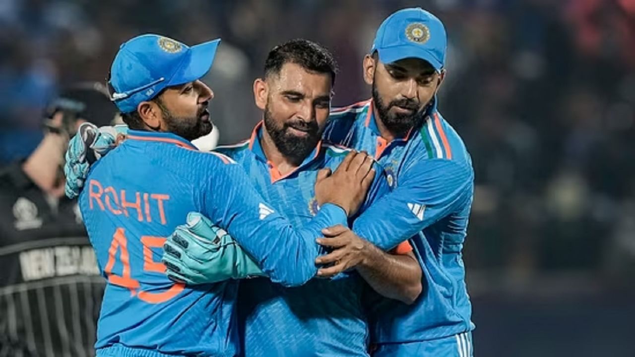 IND vs NZ : मोहम्मद शमी याच्या ड्रेसिंग रूममध्ये... ऐतिहासिक कामगिरीनंतर काय घडलं?