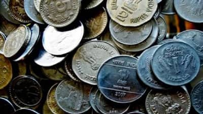 अपघातात भिकाऱ्याचा मृत्यू, गोधडीत सापडले लाखो रुपये आणि.. मुद्देमाल पाहून पोलिसही चक्रावले