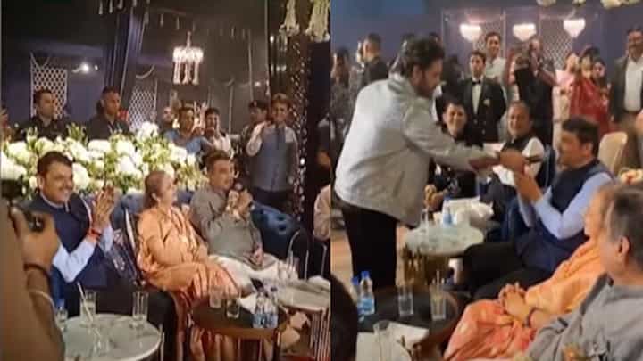 देवेंद्र फडणवीस यांनी गायलं श्रीवल्ली गाणं तर नितीन गडकरी यांनी नाराज... व्हिडीओ होतोय तुफान व्हायरल देवेंद्र फडणवीस यांनी गायलं श्रीवल्ली गाणं तर नितीन गडकरी यांनी नाराज... व्हिडीओ होतोय तुफान व्हायरल