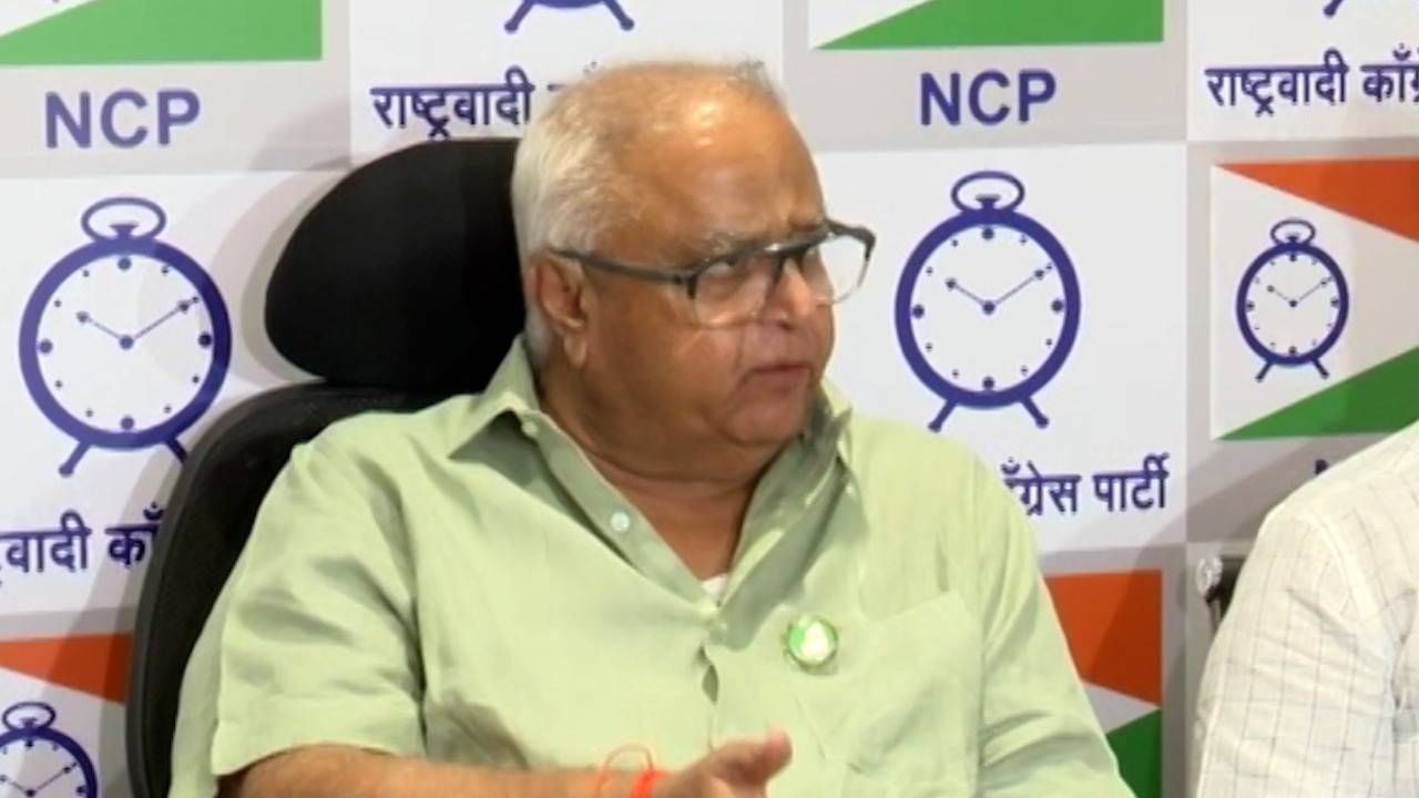 अजितदादा गटाच्या आमदाराचा फडणवीस यांच्या गृहखात्यावर अविश्वास; बीडच्या घटनेवरून संताप अजितदादा गटाच्या आमदाराचा फडणवीस यांच्या गृहखात्यावर अविश्वास; बीडच्या घटनेवरून संताप