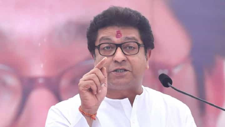 Raj Thackeray : धाक नावाची काही गोष्ट आहे की नाही? मराठी पाट्यांच्या मुद्द्यावरून राज ठाकरे पुन्हा भडकले Raj Thackeray : धाक नावाची काही गोष्ट आहे की नाही? मराठी पाट्यांच्या मुद्द्यावरून राज ठाकरे पुन्हा भडकले