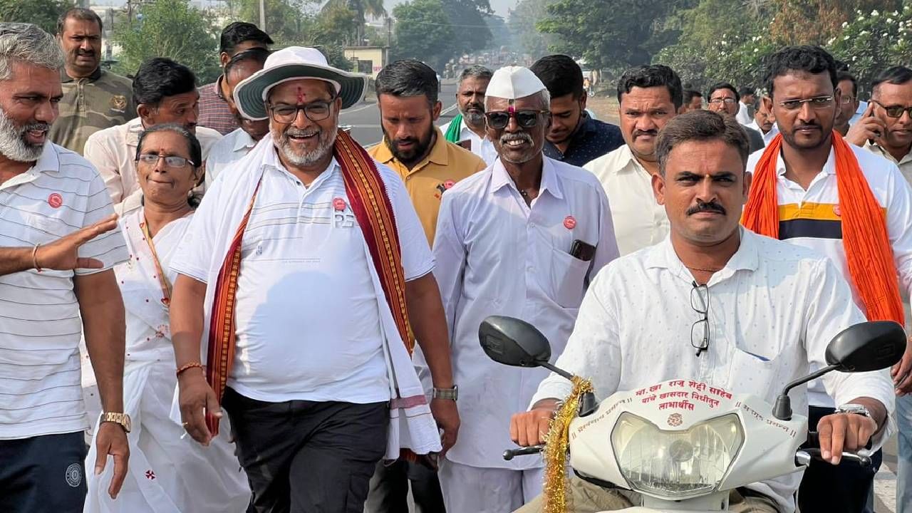 मनोज जरांगे पाटील यांच्या आंदोलनामुळे 30 ऑक्टोंबर रोजी राजू शेट्टी यांनी ही यात्रा स्थगित केली होती.  यावर्षी तोडणाऱ्या उसाला पहिली उचल किती मागायची हे आम्ही ऊस परिषदेमध्ये ठरवू, असे राजू शेट्टी यांनी साखर कारखानादारांना ठणकावून सांगितले आहे. 