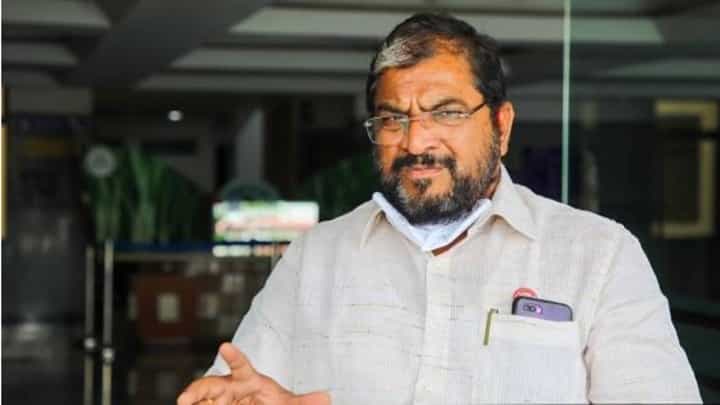 स्वाभिमानीचे राजू शेट्टी 'मविआ'त जाणार की नाही? थेट सांगितलं भेटीत नेमकं काय झालं? स्वाभिमानीचे राजू शेट्टी 'मविआ'त जाणार की नाही? थेट सांगितलं भेटीत नेमकं काय झालं?