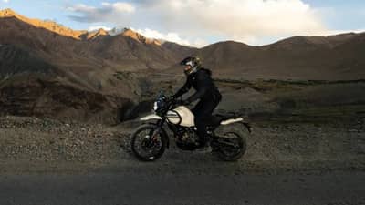 रॉयल एनफील्ड मोठ्या धमाक्याच्या तयारीत, आज जाहीर होईल Royal Enfield Himalayan 450 ची प्राइस
