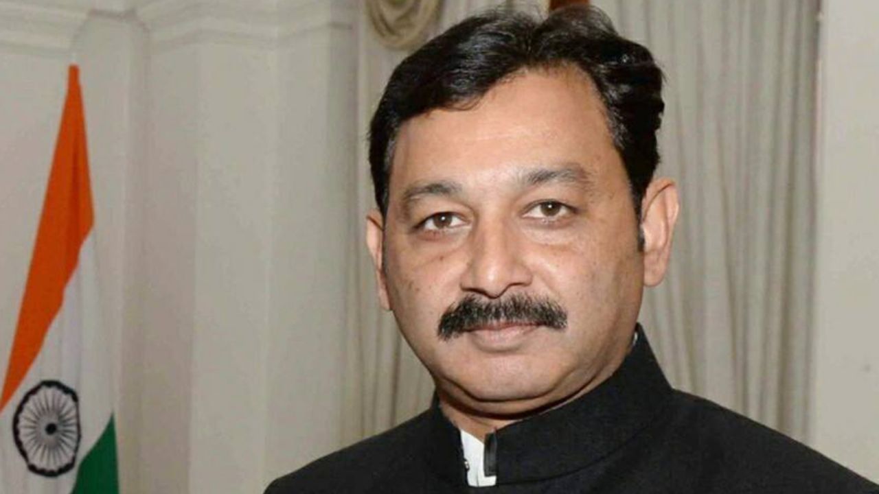 ओबीसी नेत्यांची तासभर चर्चा, संभाजीराजे नेमके काय म्हणाले? ओबीसी नेत्यांची तासभर चर्चा, संभाजीराजे नेमके काय म्हणाले?