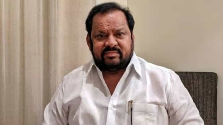 Shahaji Bapu Patil : ...तर शिवसैनिकांची अवलाद सांगणार नाही, शहाजीबापूंना कुणी दिलं ओपन चॅलेंज Shahaji Bapu Patil : ...तर शिवसैनिकांची अवलाद सांगणार नाही, शहाजीबापूंना कुणी दिलं ओपन चॅलेंज