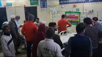 मयत झालेल्या घरात लोक जमलेले, नगरपालिकेने मच्छर मारण्याच औषध शिंपडलं, आणि, मग....