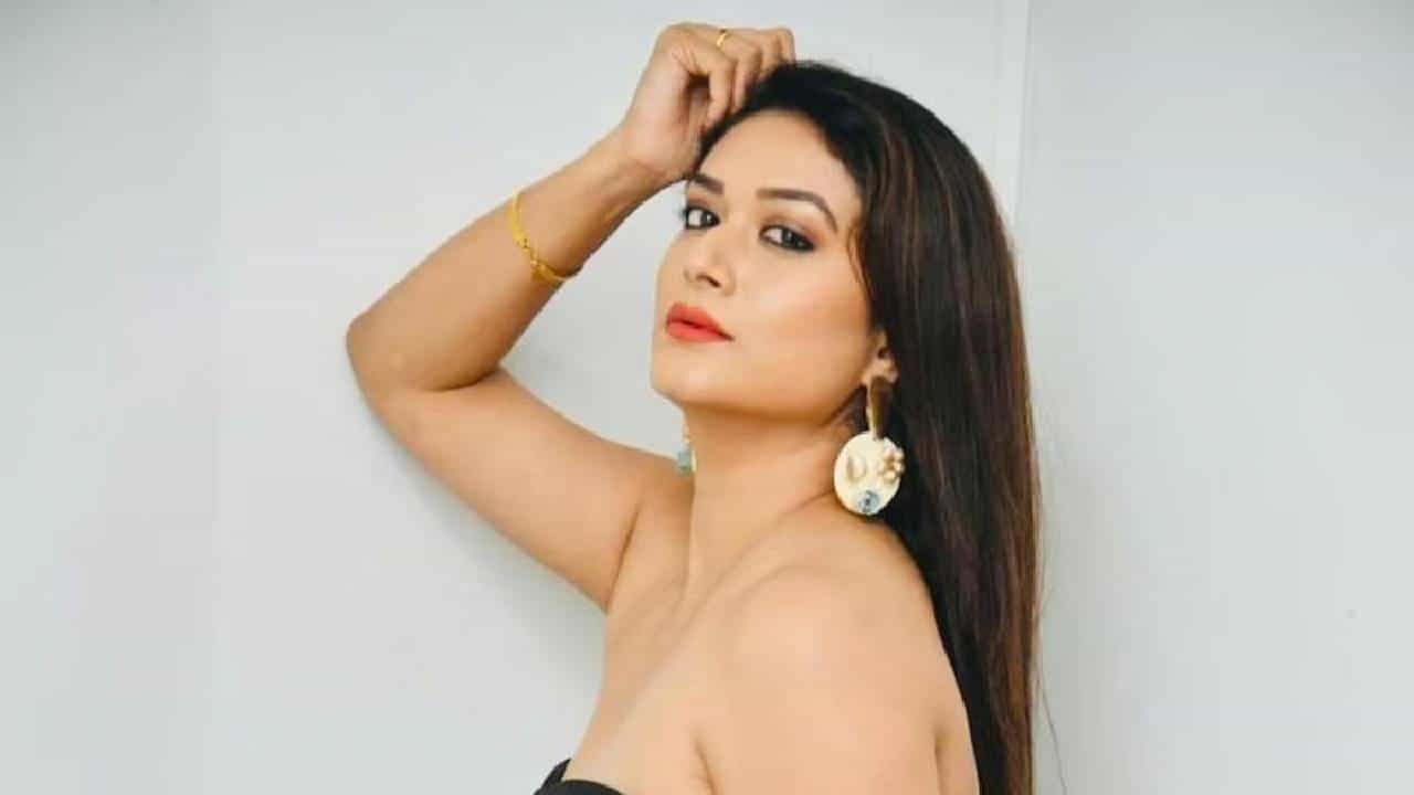बिग बॉसमध्ये मोठा हंगामा, या स्पर्धकाच्या वाढल्या अडचणी, थेट प्रकरण ठाण्यात, FIR नोंद, वाचा काय घडले?