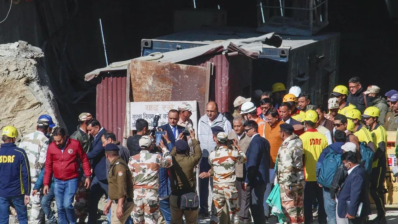 शेवटचे तीन तास महत्वाचे.. मोठं ऑपरेशन... 41 मजदूरांना स्ट्रेचरवरून आणणार?