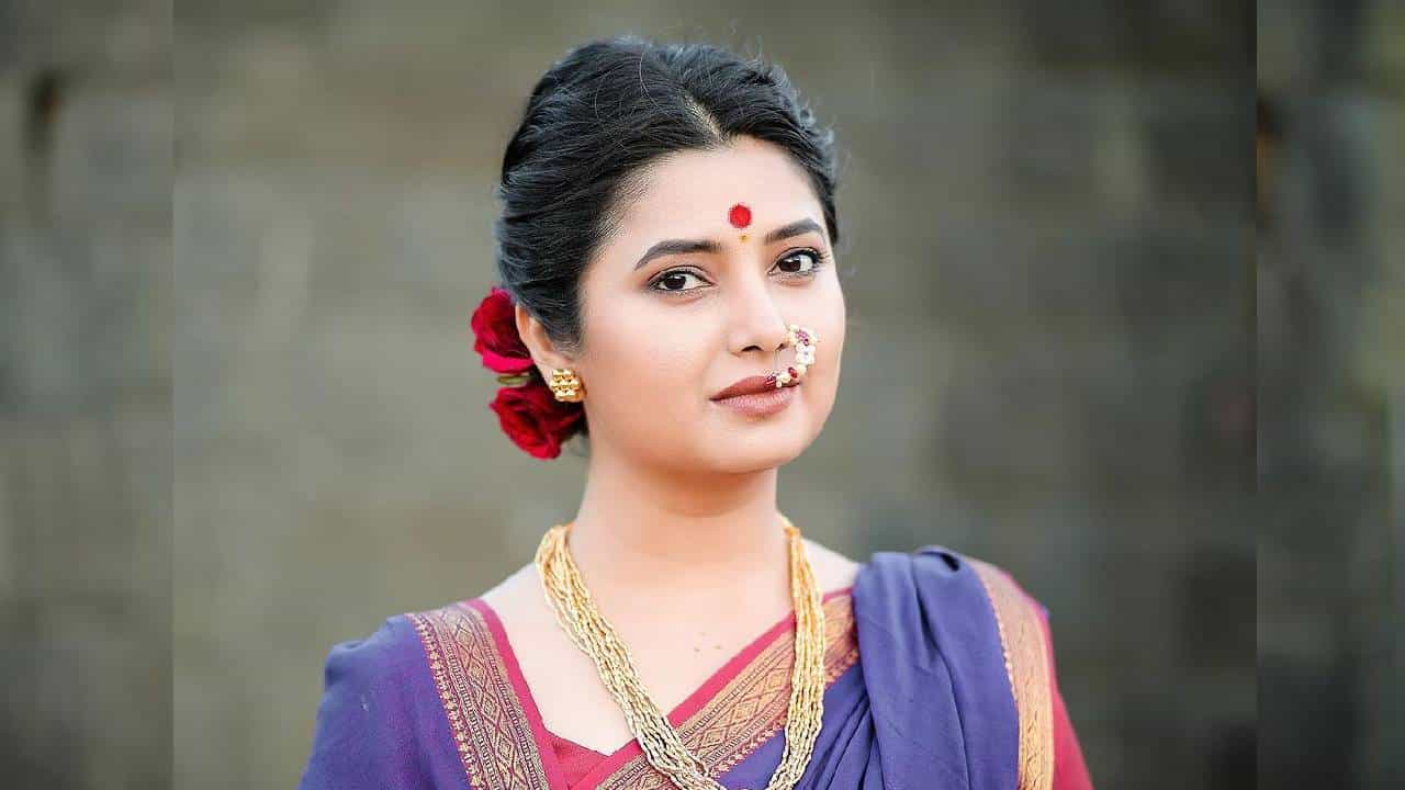 अभिनेत्री प्राजक्ता माळी ही अभिनयासोबतच व्यावसायात देखील आघाडीवर आहे. प्राजक्ताचा ज्वेलरी ब्रँड आहे.