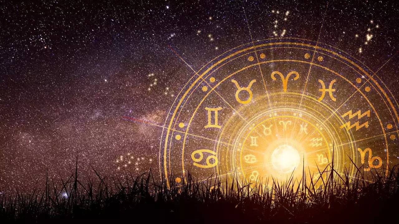 Horoscope 2024 Marathi 2024 मध्ये या राशीच्या लोकांना करावा लागेल