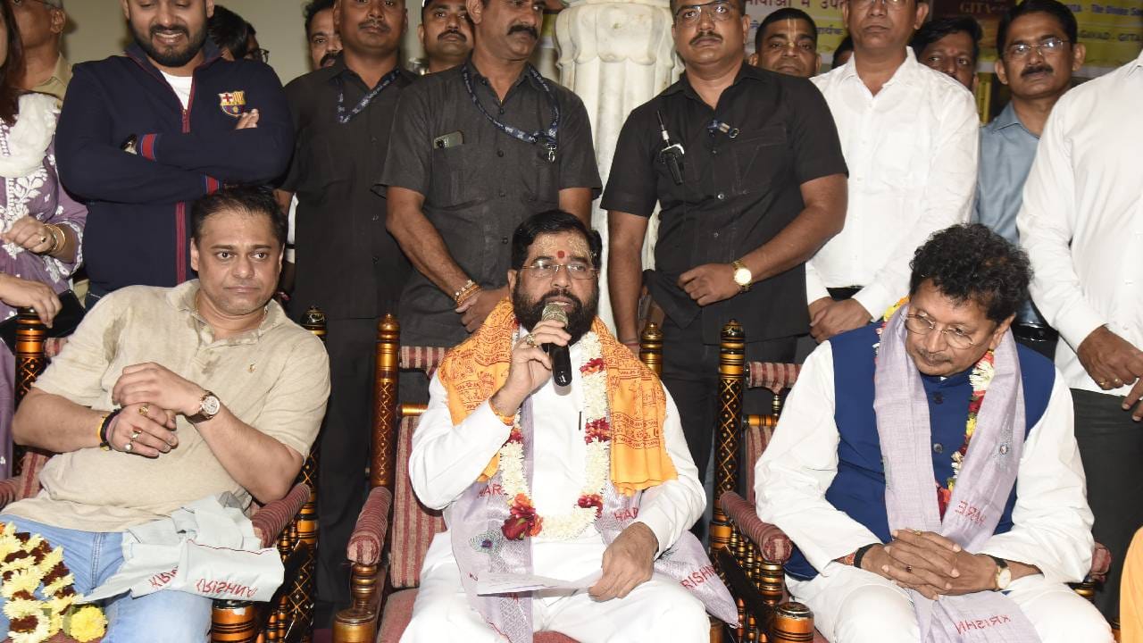 यावेळी त्यांच्यासोबत मंत्री दिपक केसरकर देखील होते.