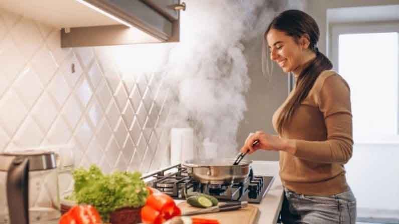 Health : तुमच्या किचनमधील पाच गोष्टी म्हणजे कोलेस्ट्रॉल आणि डायबिटीजचं मूळ, आताच फेकून द्या बाहेर