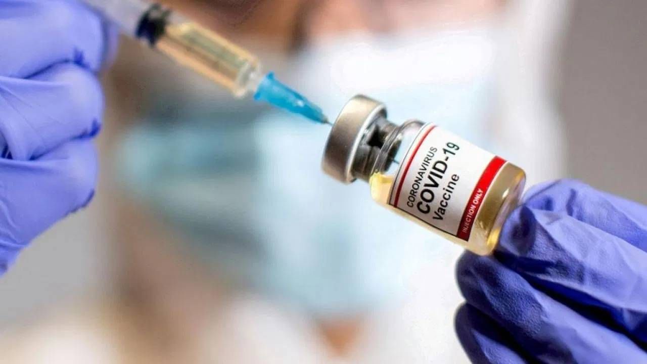 Covid Vaccine and new variant | JN1 व्हेरिएंटमुळे कोरोना लसीचा आणखी एक डोस घेण्याची गरज आहे का?