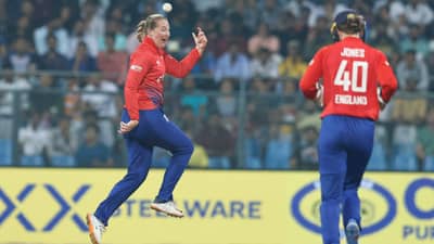 INDW vs ENGW : इंग्लंडच्या भेदक गोलंदाजीपुढे इंडियन वुमन्स टीम फुसsss! दिलं फक्त 80 धावांचं टार्गेट