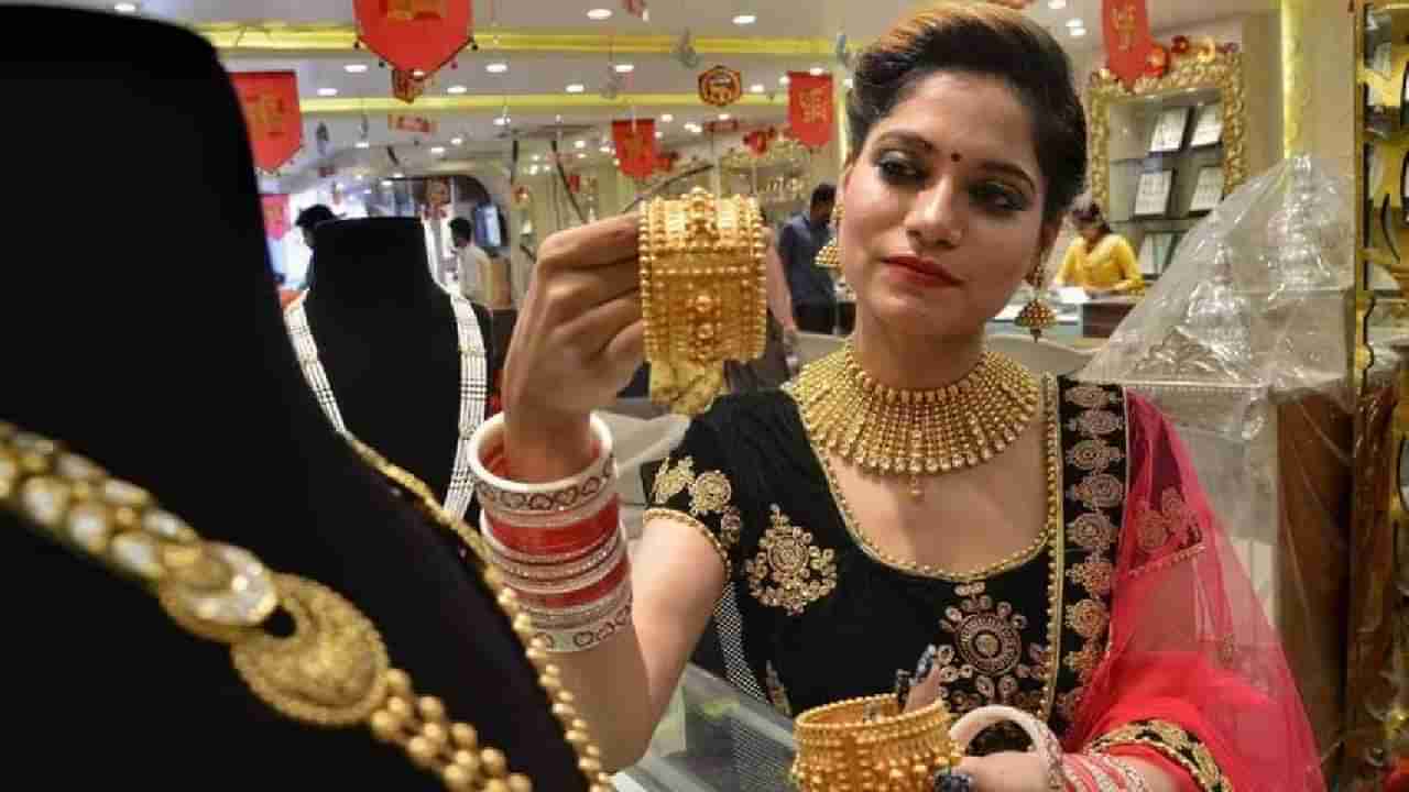 Gold Silver Rate Today : वर्षाअखेरीस आनंदवार्ता! सोने-चांदीचे भाव अपडेट, असा आहे भाव