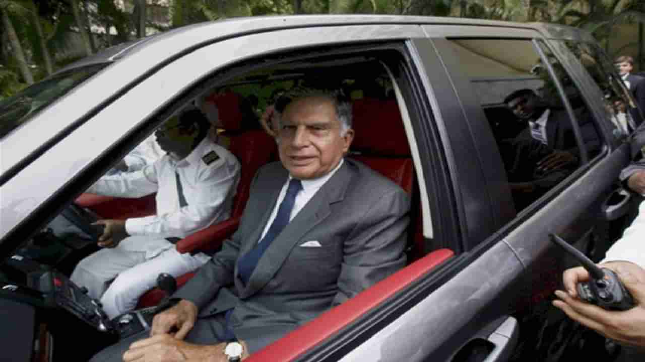 Ratan Tata | ना लँड रोव्हर, ना जॅग्वार या कारमधून फिरतात रतन टाटा, त्यांच्या कलेक्शनमध्ये आहेत या कार्स