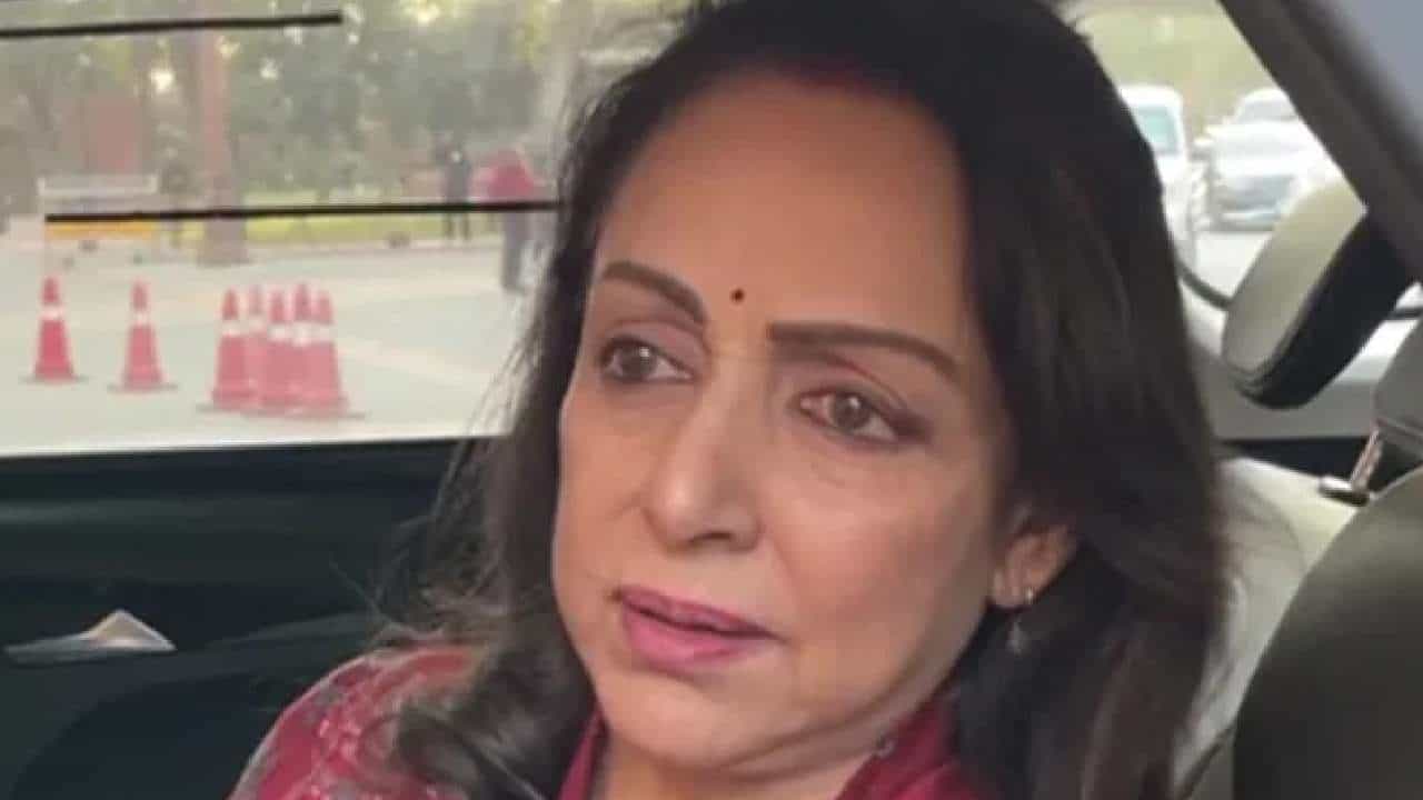 विरोधी पक्षाच्या 141 खासदारांचं निलंबन का? हेमा मालिनी यांचं उत्तर ऐकून भडकले नेटकरी