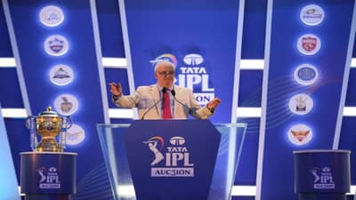 ipl auction आधीच धोनीच्या या खास मराठमोळ्या भिडूला केलं बाहेर, क्रिकेट वर्तुळात चर्चांणा उधाण