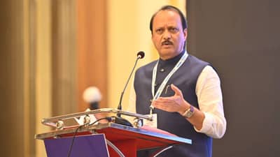 PhD बाबतच्या विधानावर अजित पवारांकडून दिलगिरी; म्हणाले...