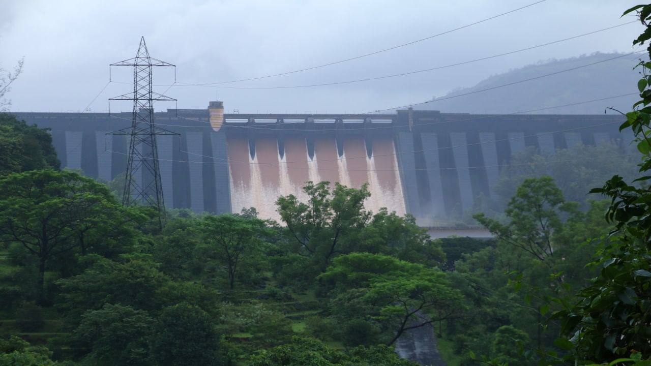 कोयनेचे पाणी बंद केल्यास धरणाचे दरवाजे तोडणार, पाहा कोणी दिला इशारा