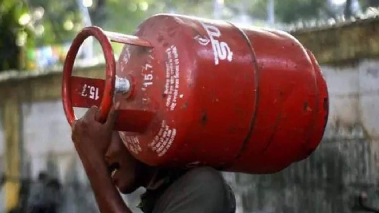 LPG Price Hike | 5 राज्यातील निवडणूक संपताच गॅसचे दर वाढले, अशा आहेत किंमती