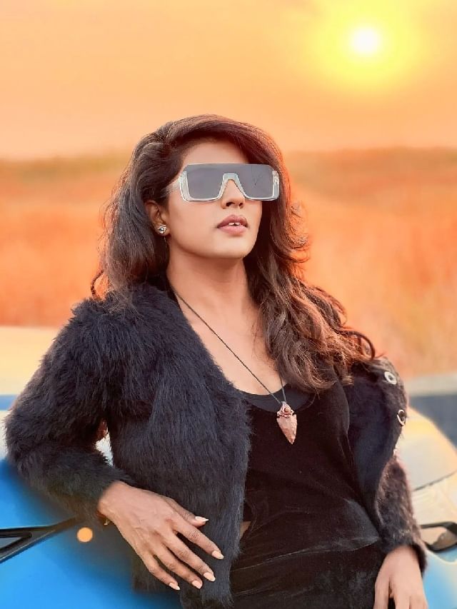 पटाखा राणी, लंडन मिसळमधील या अभिनेत्रीचा हॉट लुक, चाहते... पटाखा राणी, लंडन मिसळमधील या अभिनेत्रीचा हॉट लुक, चाहते...