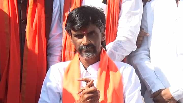 मुंबईला जाण्यासाठी मराठे मुंग्यासारखे घराबाहेर पडतील, मनोज जरांगे पाटील यांची घोषणा मुंबईला जाण्यासाठी मराठे मुंग्यासारखे घराबाहेर पडतील, मनोज जरांगे पाटील यांची घोषणा