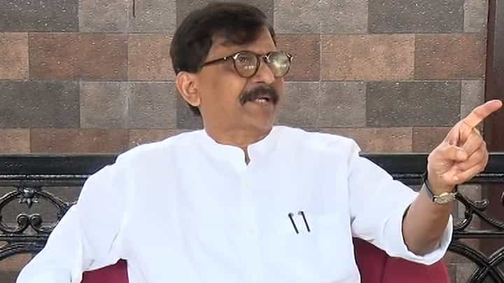 गुजरातसाठी केंद्र सरकारची वाटमारी सुरु, संजय राऊत यांची टीका गुजरातसाठी केंद्र सरकारची वाटमारी सुरु, संजय राऊत यांची टीका