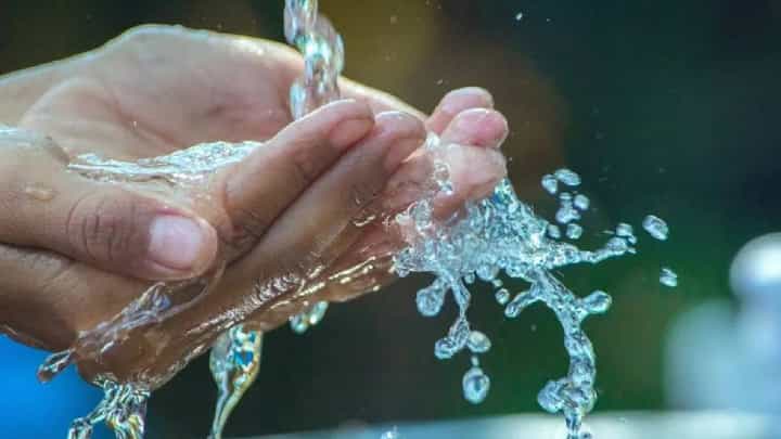 मुंबईकरांनो....पाणी जपून वापरा, 'या' भागात उद्या पाणी बंद; तर उर्वरित भागात १० टक्के कपात मुंबईकरांनो....पाणी जपून वापरा, 'या' भागात उद्या पाणी बंद; तर उर्वरित भागात १० टक्के कपात