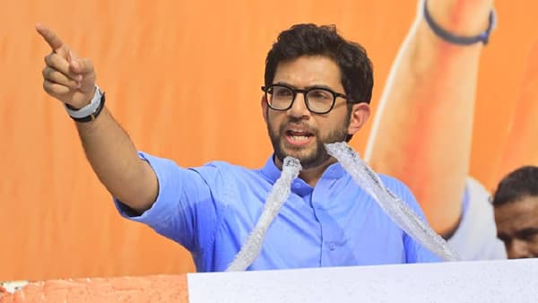 आदित्य ठाकरे लोकसभा लढवणार? थेट हा मतदार संघ निवडल्यावर कोणी दिले आव्हान
