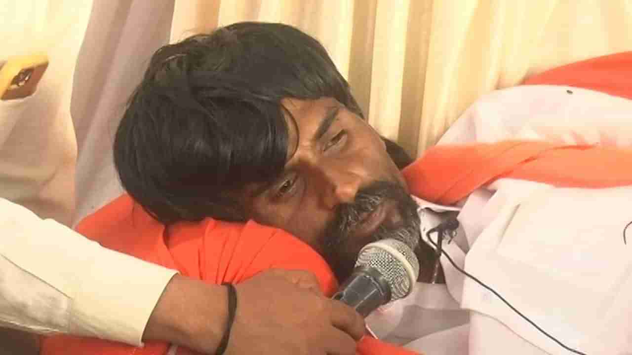 धाराशिवमधील सभेदरम्यान मनोज जरांगे पाटील यांना आशक्तपणा; डॉक्टर म्हणाले, ५ दिवस विश्रांती न घेतल्यास…