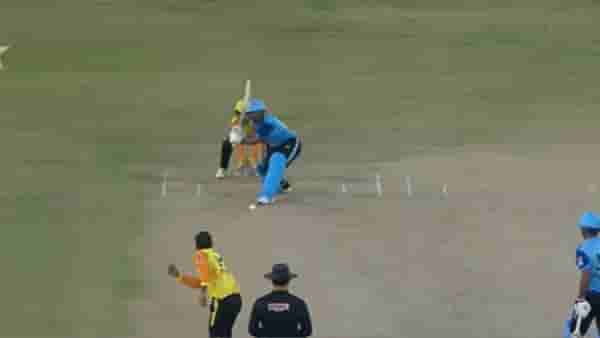 Babar Azam | 6,6,6,6 बाबर आजमच्या काकाला बेकार धुतलं, एकदा हा VIDEO बघा