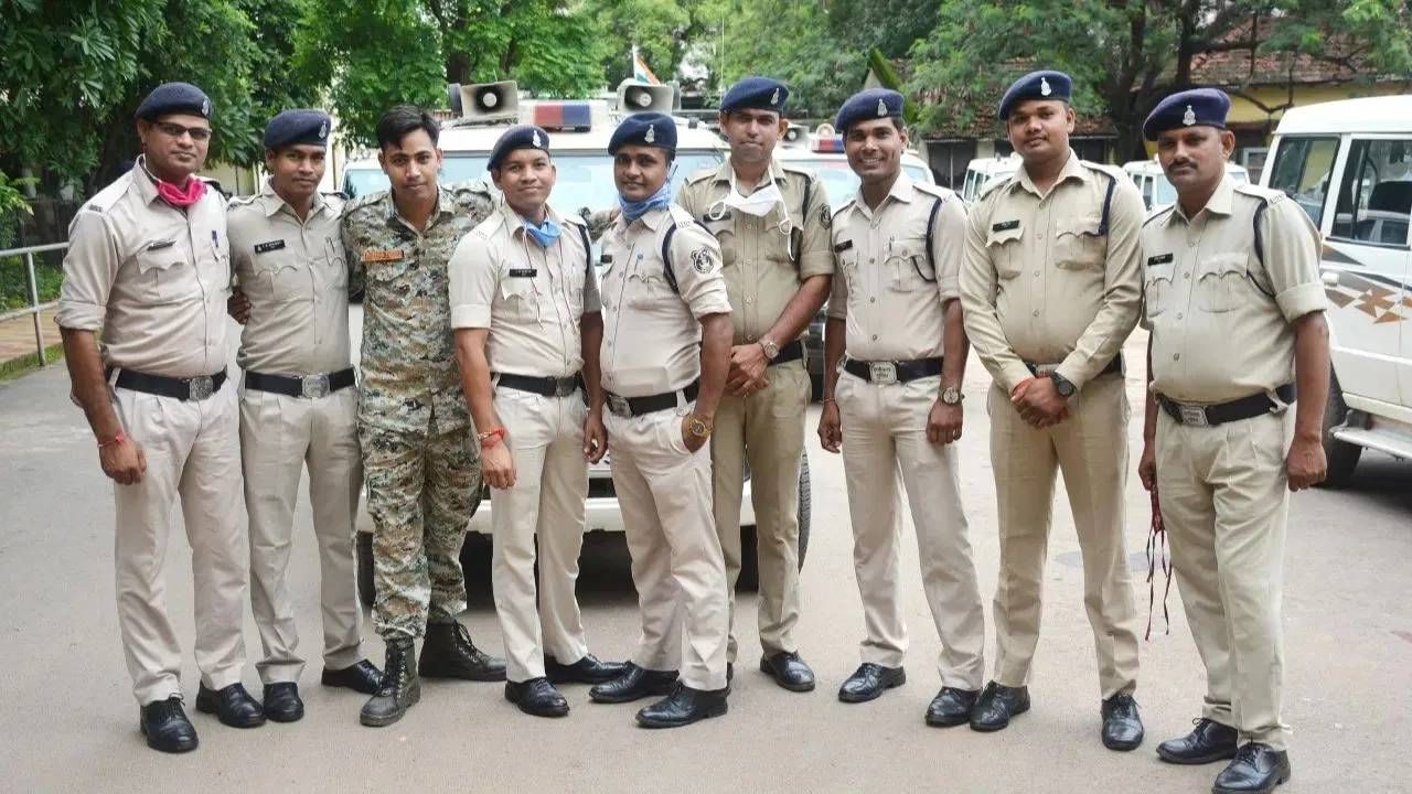 महाभरती, पोलिस कॉन्स्टेबल होण्याची सुवर्णसंधी, थेट 5000 हून अधिक जागांसाठी भरती सुरू महाभरती, पोलिस कॉन्स्टेबल होण्याची सुवर्णसंधी, थेट 5000 हून अधिक जागांसाठी भरती सुरू