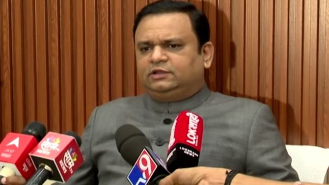 मोठी बातमी! शिवसेनेच्या त्या आमदारांचा निक्काल लावण्यासाठी ओव्हरटाईम? मोठी बातमी! शिवसेनेच्या त्या आमदारांचा निक्काल लावण्यासाठी ओव्हरटाईम?