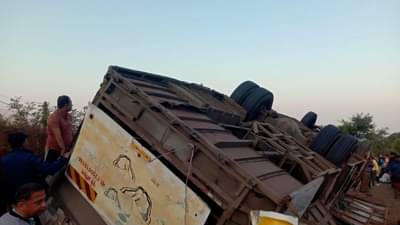 57 प्रवाशांना घेऊन जाणारी बस ताम्हिणी घाटात बस उलटली...; काळजाचा थरकाप उडवणारी घटना