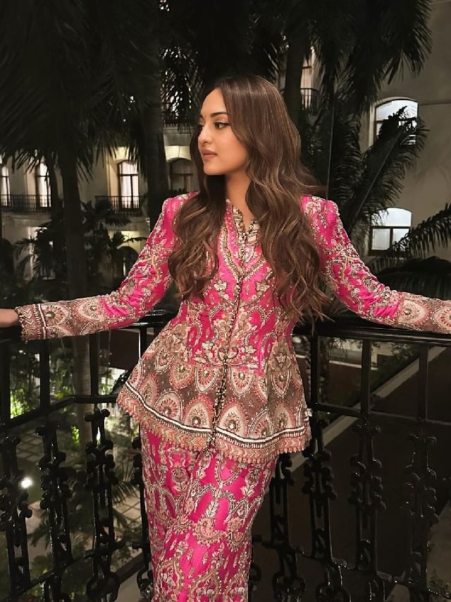 सोनाक्षी सिन्हाचा हा लुक पाहून चाहते का म्हणाले सोना जानू सोनाक्षी सिन्हाचा हा लुक पाहून चाहते का म्हणाले सोना जानू