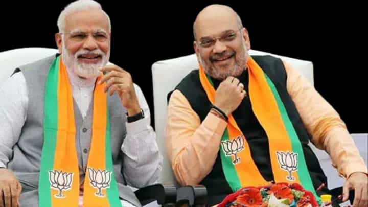 Saamana : सगळ्यांचेच पाय मातीचे, दुसरे काय म्हणायचे? सामनातून मोदी-शहांवर नेमका घणाघात काय? Saamana : सगळ्यांचेच पाय मातीचे, दुसरे काय म्हणायचे? सामनातून मोदी-शहांवर नेमका घणाघात काय?