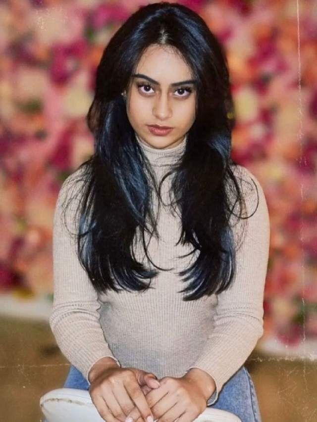 न्यासा देवगन परदेशात शिकतेय; फी ऐकून अवाक् व्हाल न्यासा देवगन परदेशात शिकतेय; फी ऐकून अवाक् व्हाल