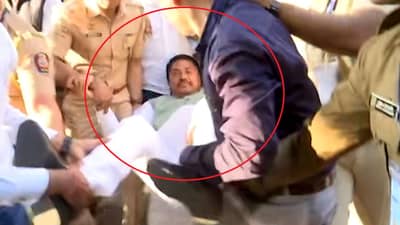 ‘… हे सरकारचं पाप’, नागपुरात युवक काँग्रेसच्या मोर्च्यातून नाना पटोले यांना थेट उचलंलं अन्…