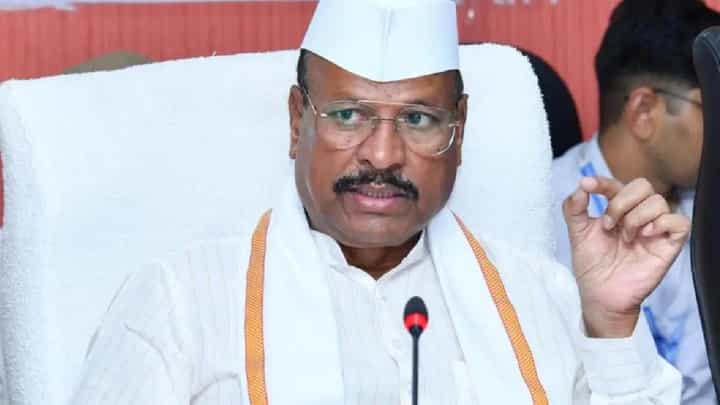 पुरावे आहेत अन् कोर्टात जाणार; काँग्रेस आमदाराचा अब्दुल सत्तार यांच्यावर गंभीर आरोप पुरावे आहेत अन् कोर्टात जाणार; काँग्रेस आमदाराचा अब्दुल सत्तार यांच्यावर गंभीर आरोप