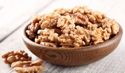 Benefits of walnuts: रोज सकाळी रिकाम्या पोटी भिजवलले अक्रोड खाण्याचे फायदे